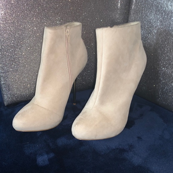 Cream Ankle Booties with Gold Heel - Picture 9 of 11